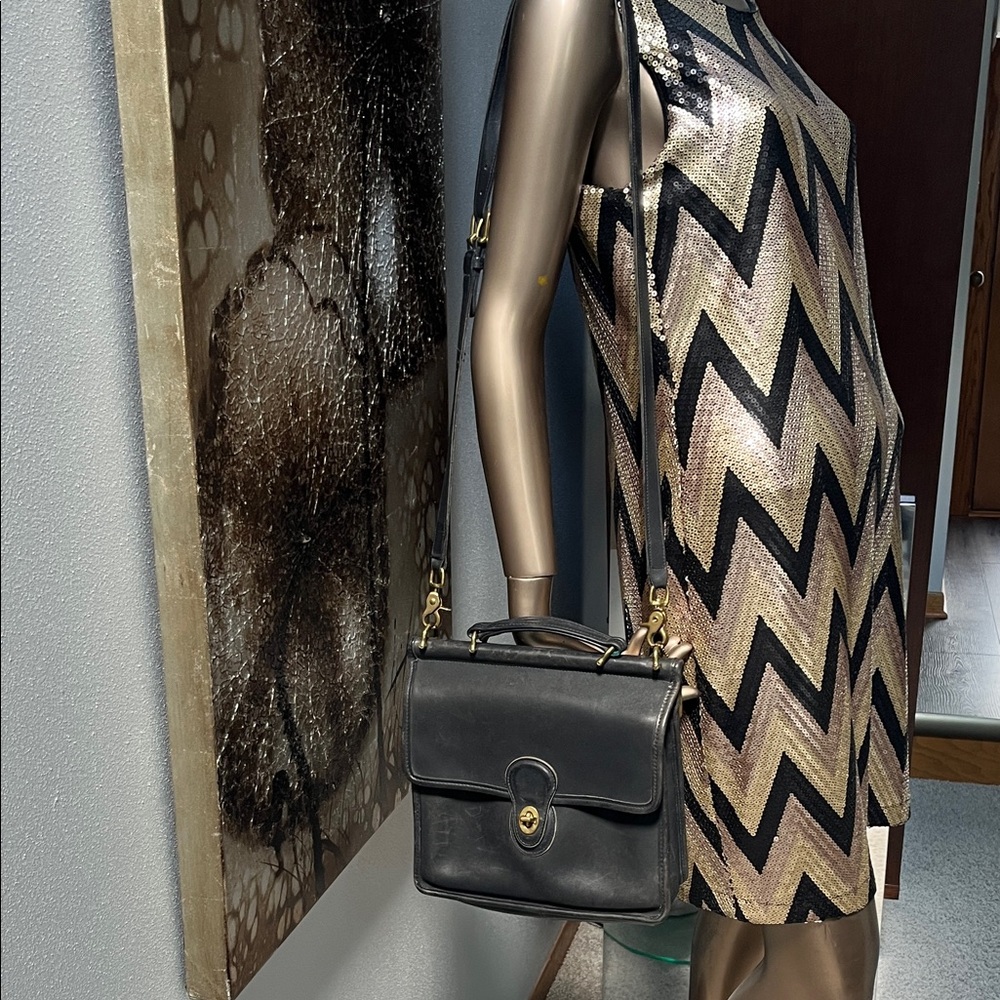 Classic Black Leather Willis Vintage Bag